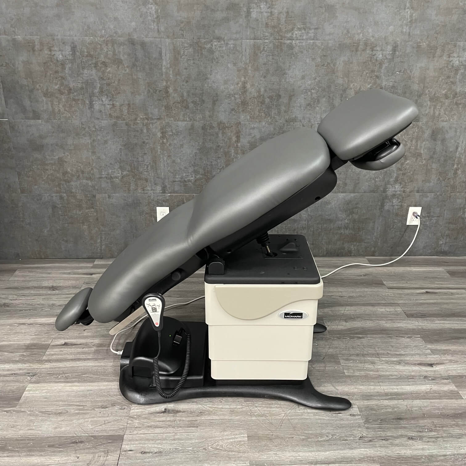 Midmark 641 Power Procedure Table