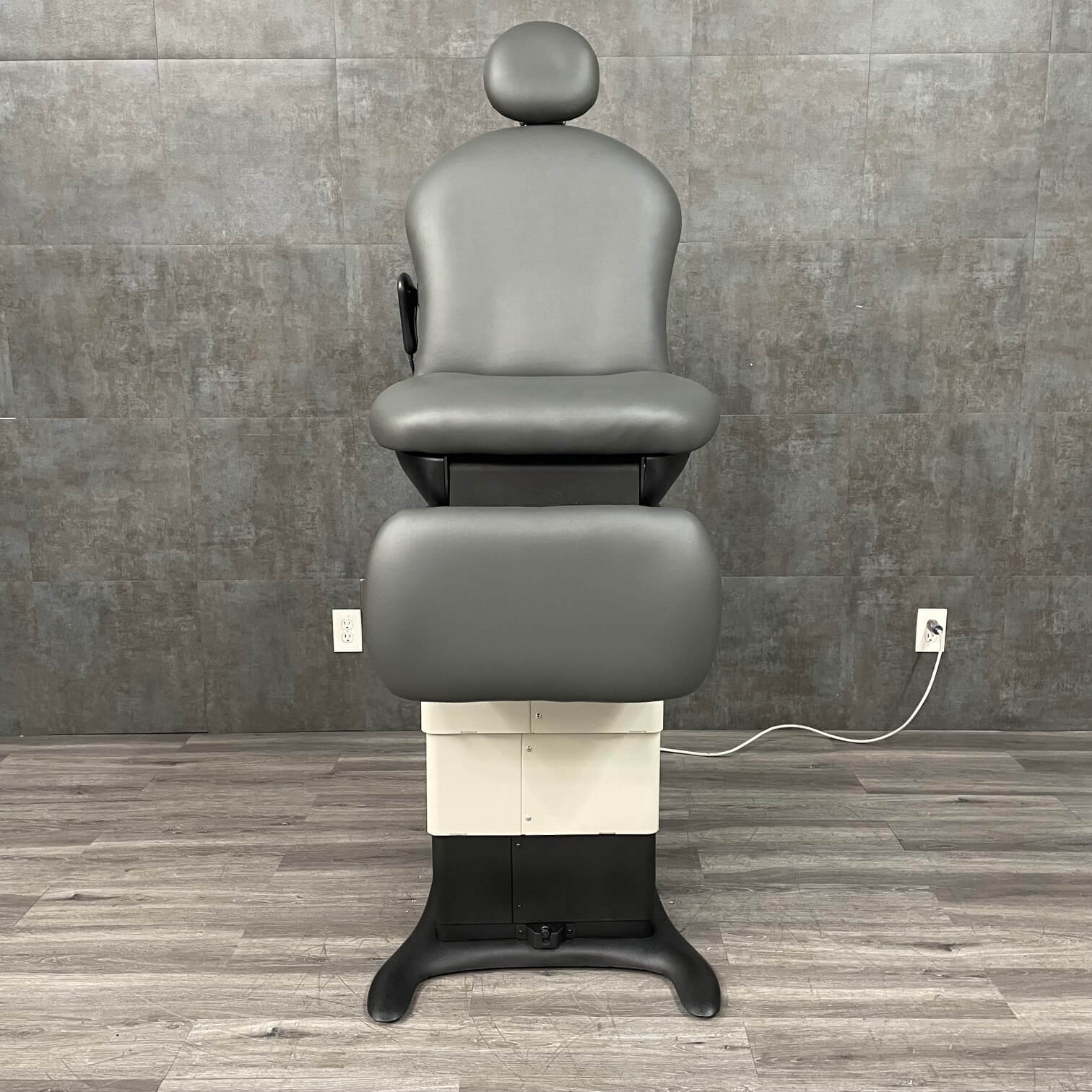 Midmark 641 Power Procedure Table
