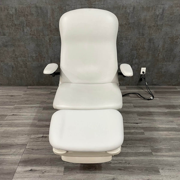 Midmark 646 Podiatry Chair
