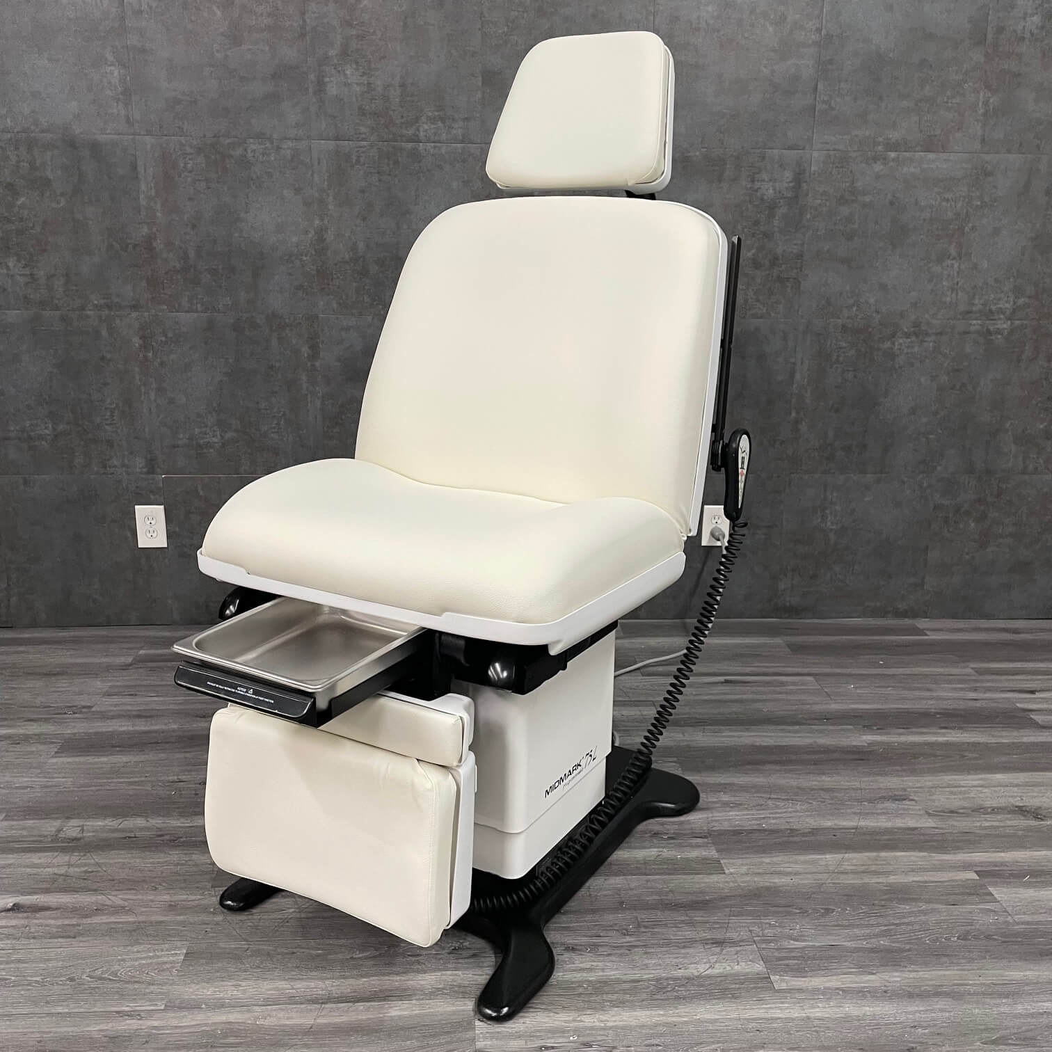 Midmark 75L Power Procedure Table