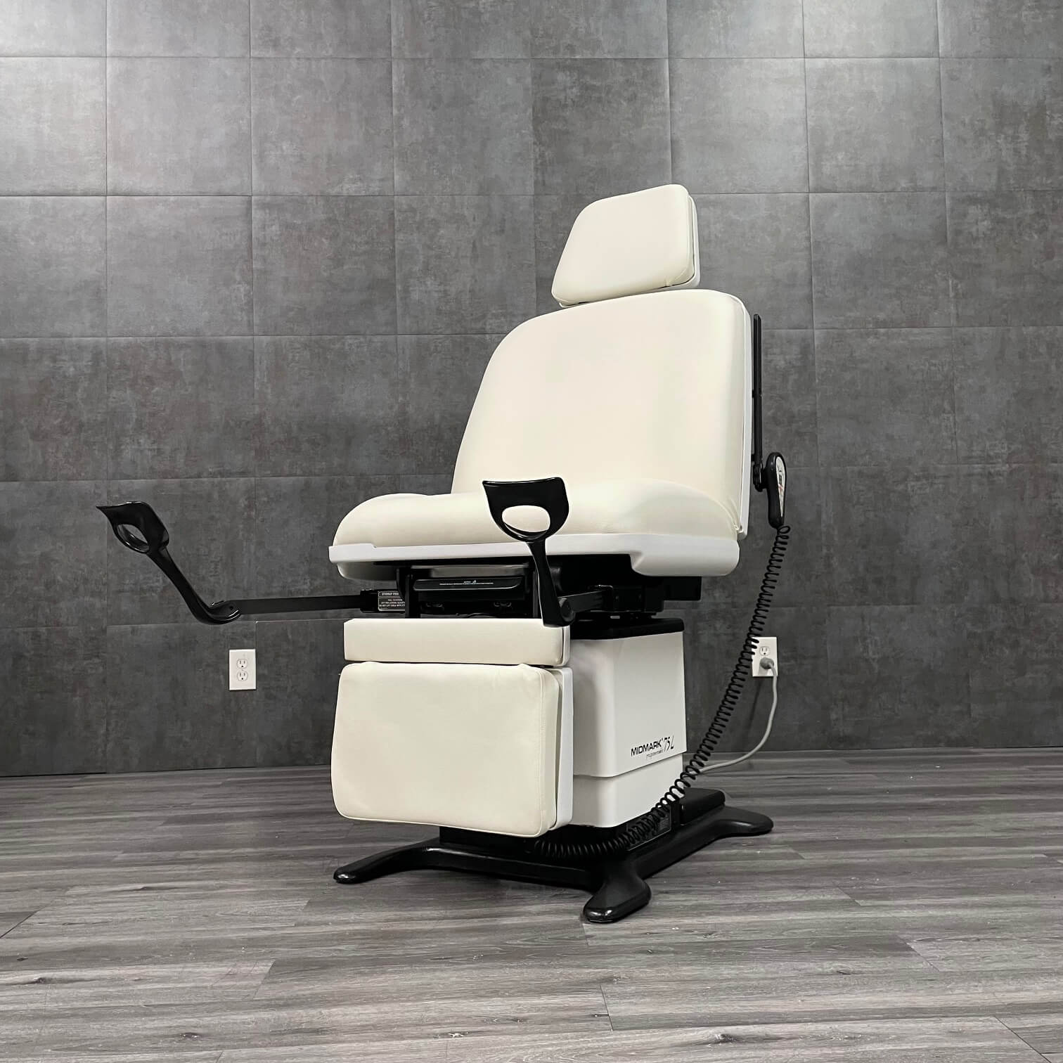 Midmark 75L Power Procedure Table