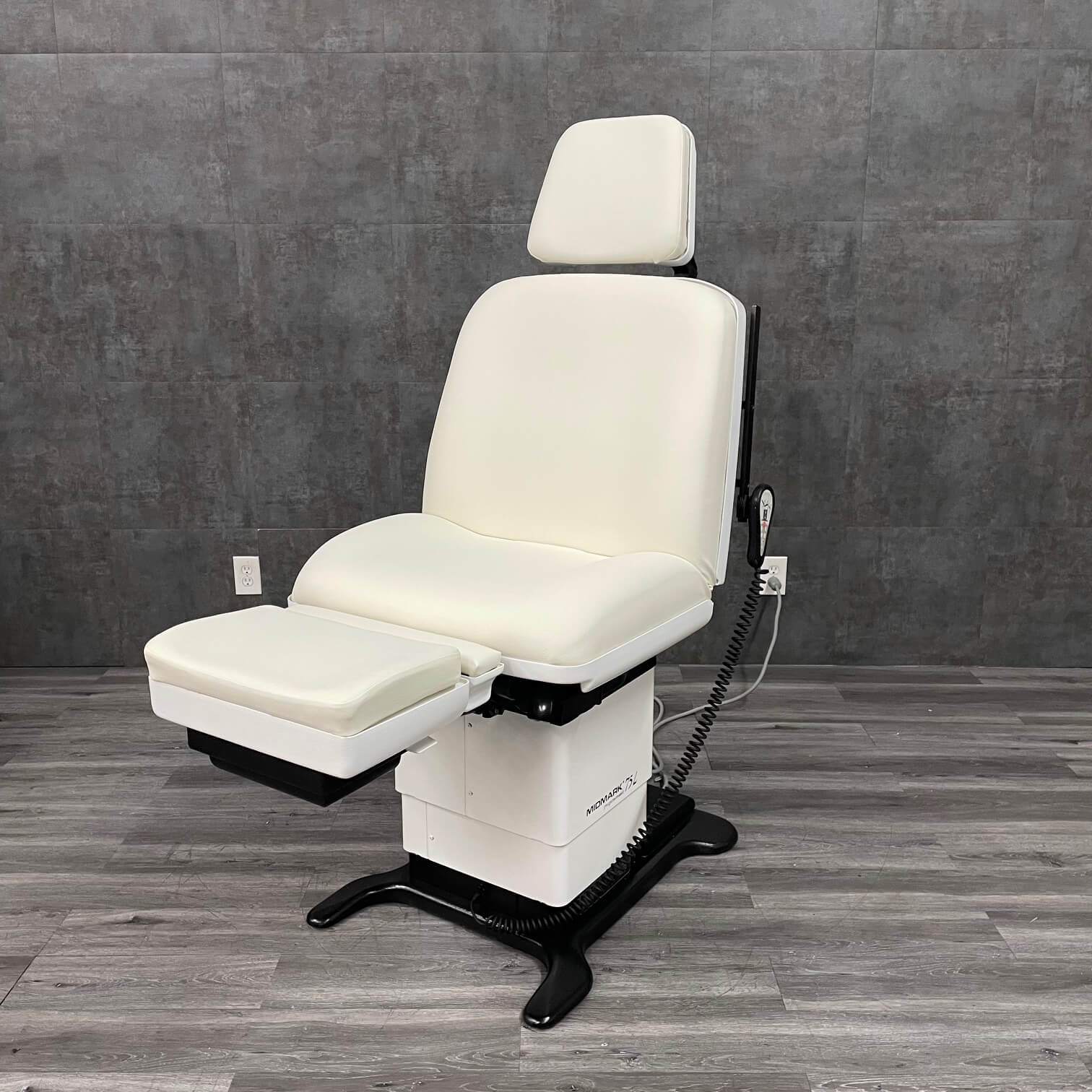 Midmark 75L Power Procedure Table