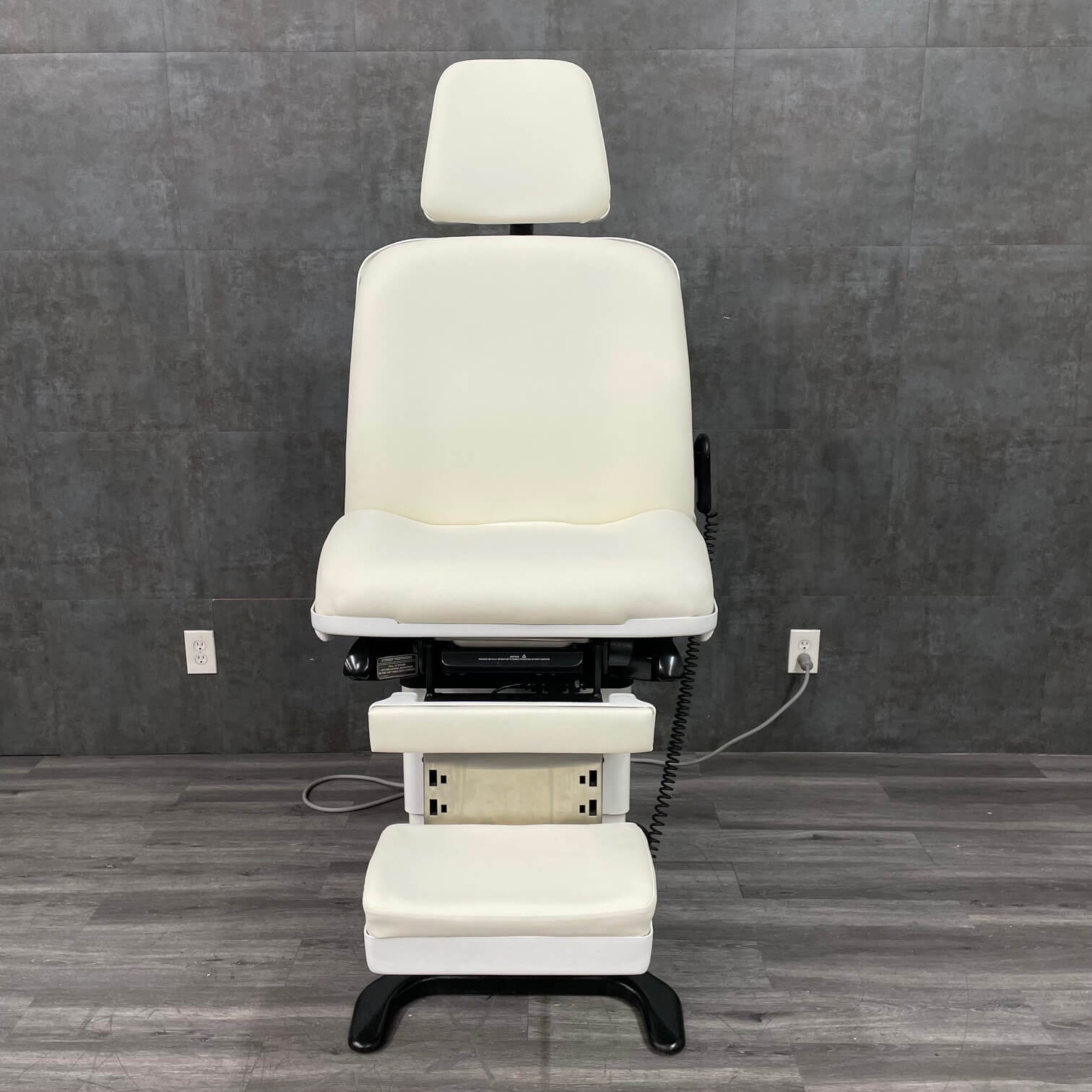 Midmark 75L Power Procedure Table