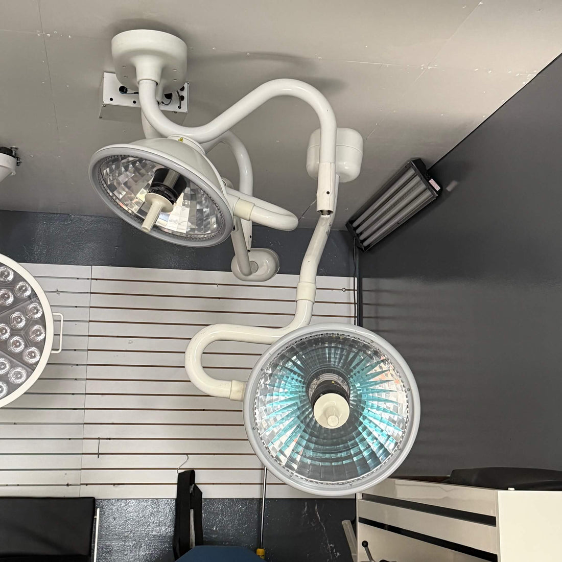 Ritter 355 Dual Surgical Light - Ceiling Mount - – Angelus Medical and ...