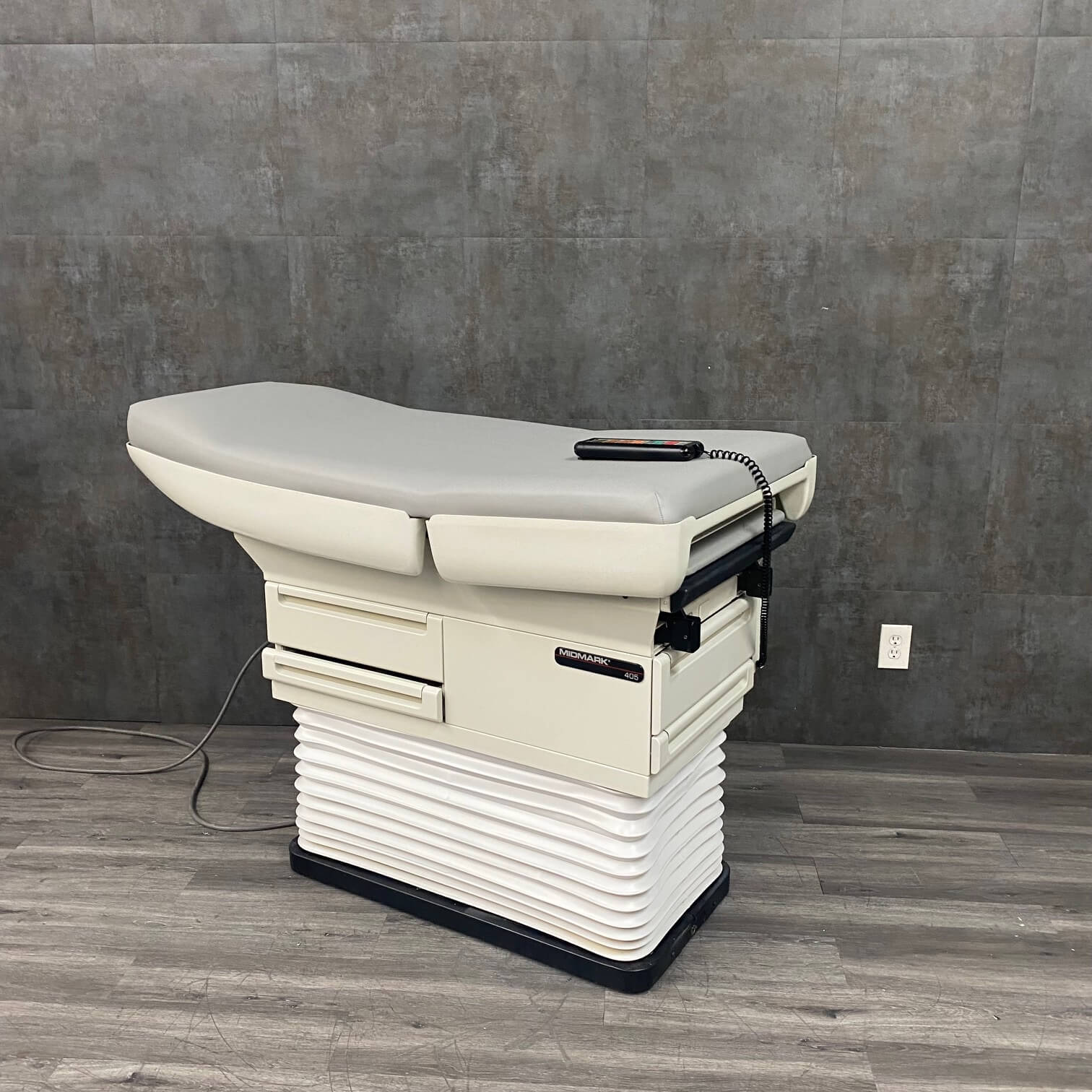 Midmark Ritter 405 Power Exam Table - – Angelus Medical and Optical