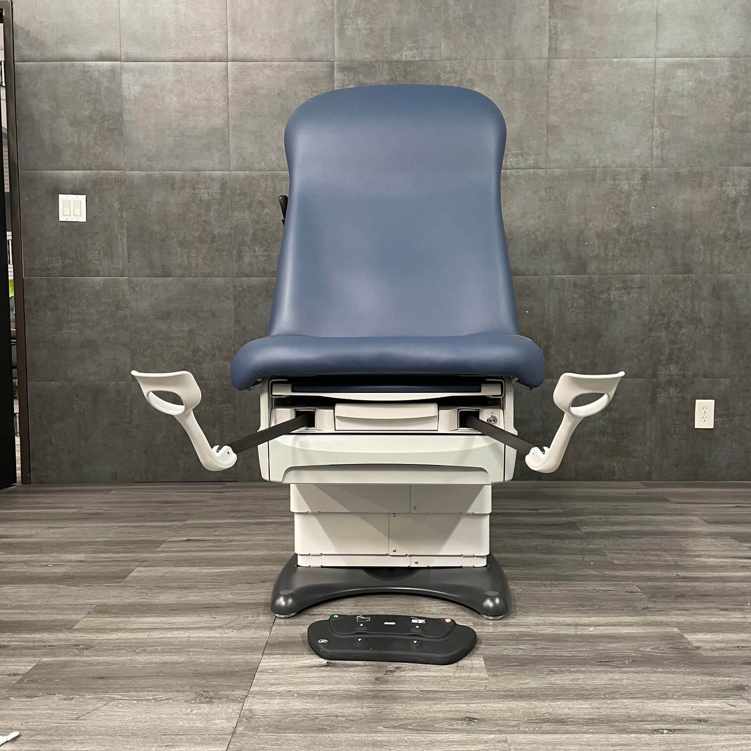 Midmark Ritter 626 - 003 with stirrups and wireless controls near me at Angelus Medical in Gardena California 