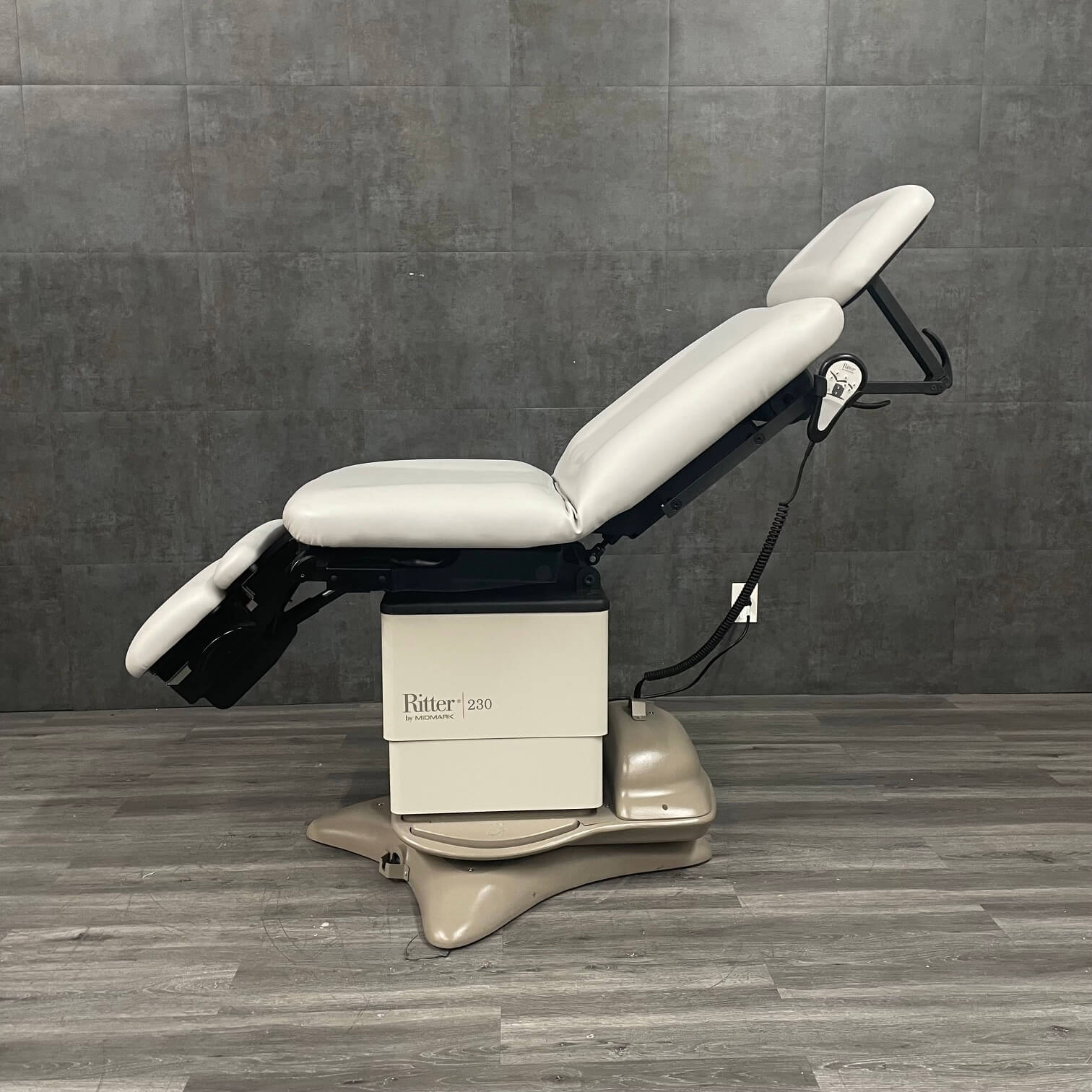 Refurbished Midmark Ritter 230 procedure chair commonly used in dermatology and ENT practices - Price