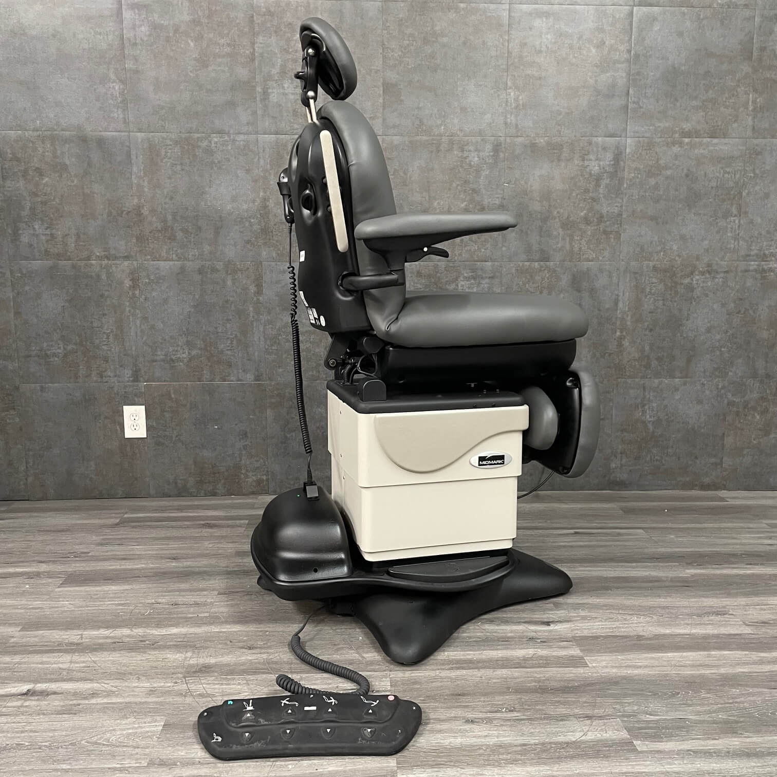 Midmark 641 surgery chair near me