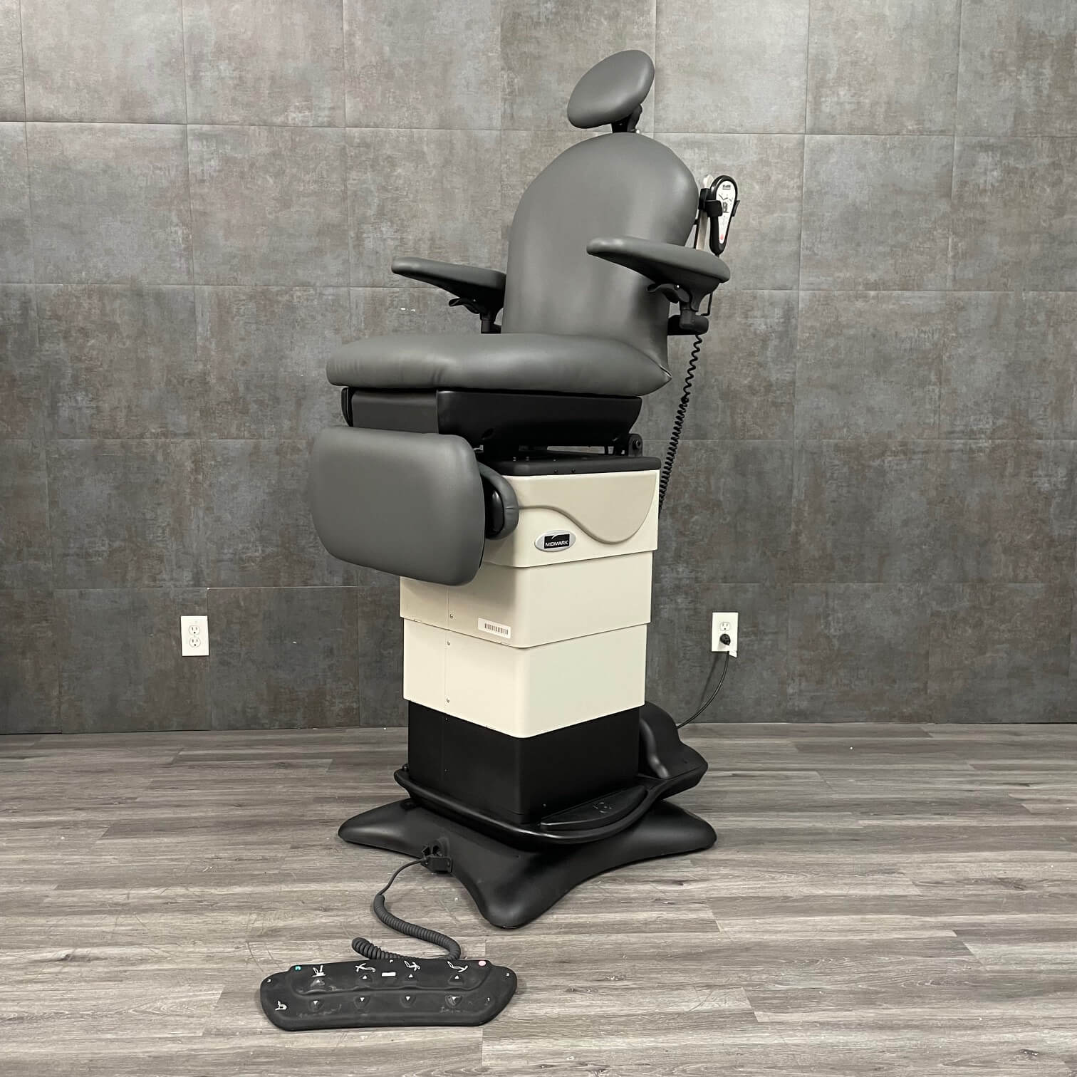 Midmark Ritter procedure chair for clinics in California