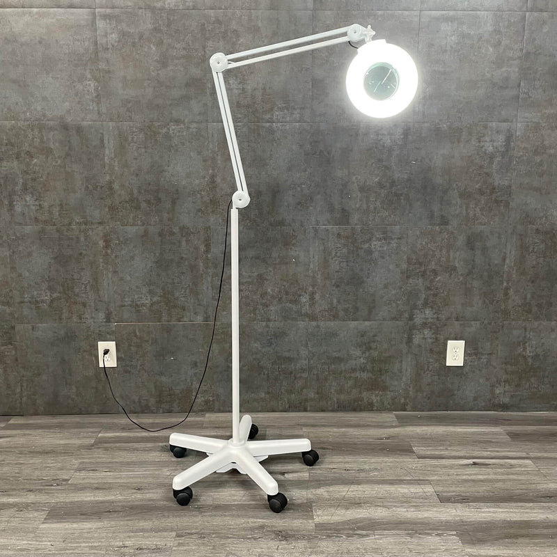 Mobile Magnifying Light