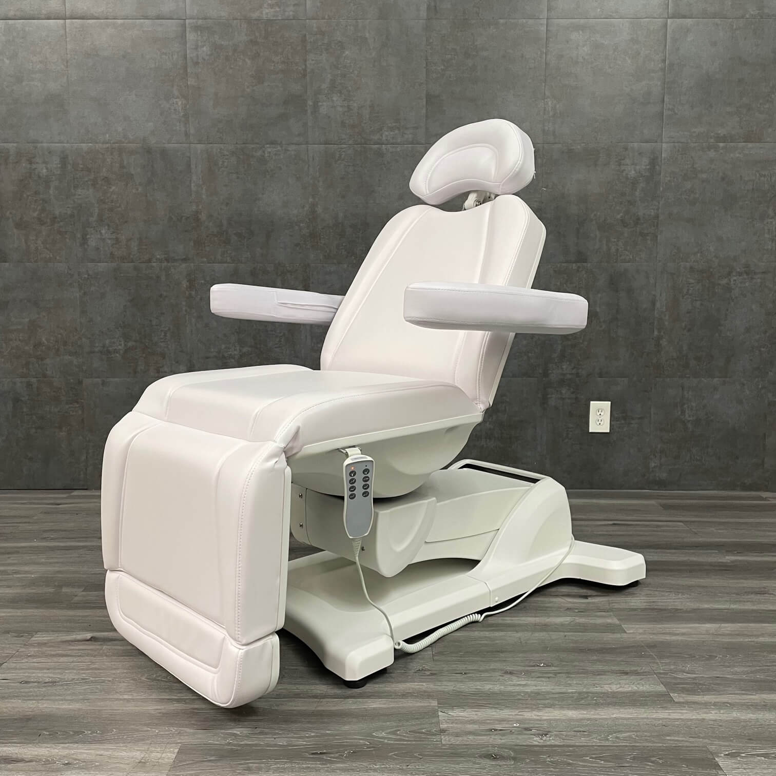 Paragan Monarch Ultimate Spa chair