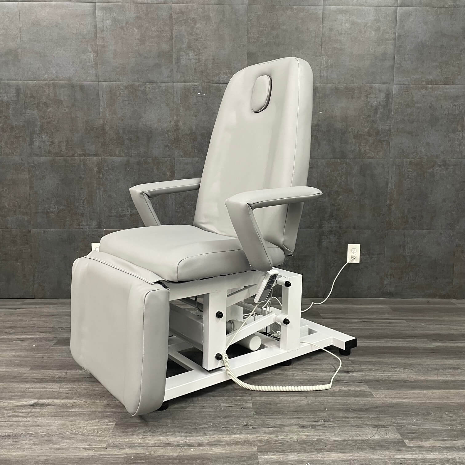 Refurbished Power Treatment Table