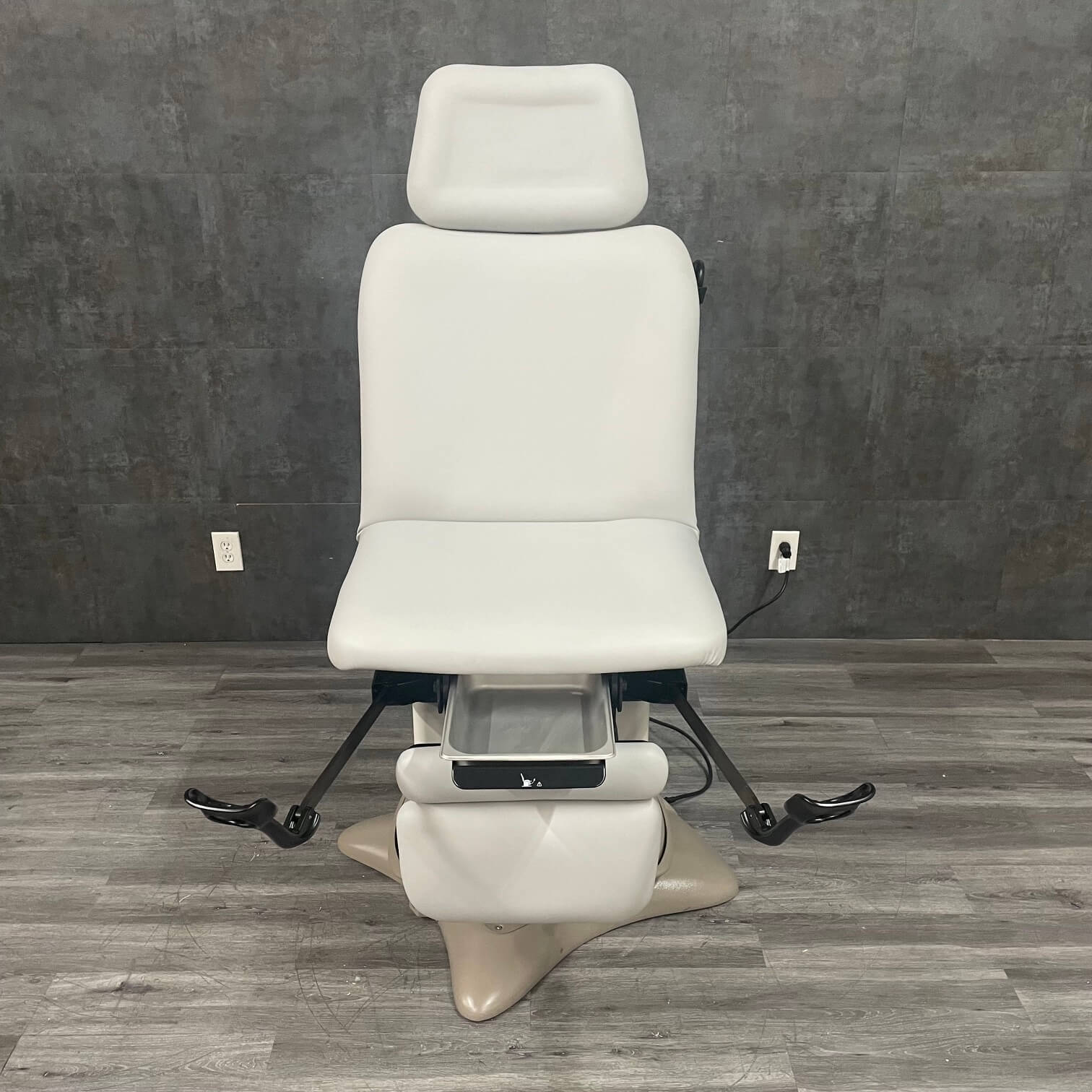 Refurbished Midmark 230 procedure chair with Stirrups for sale near me