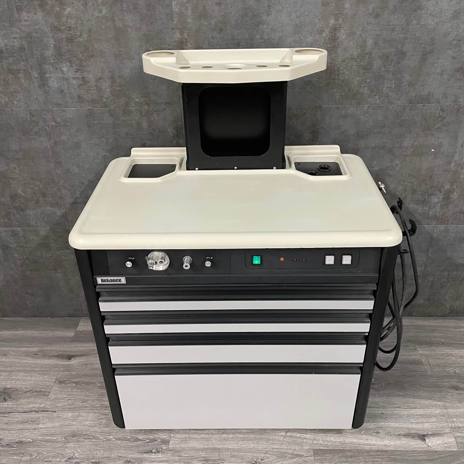 Reliance 425 ENT Treatment Cabinet