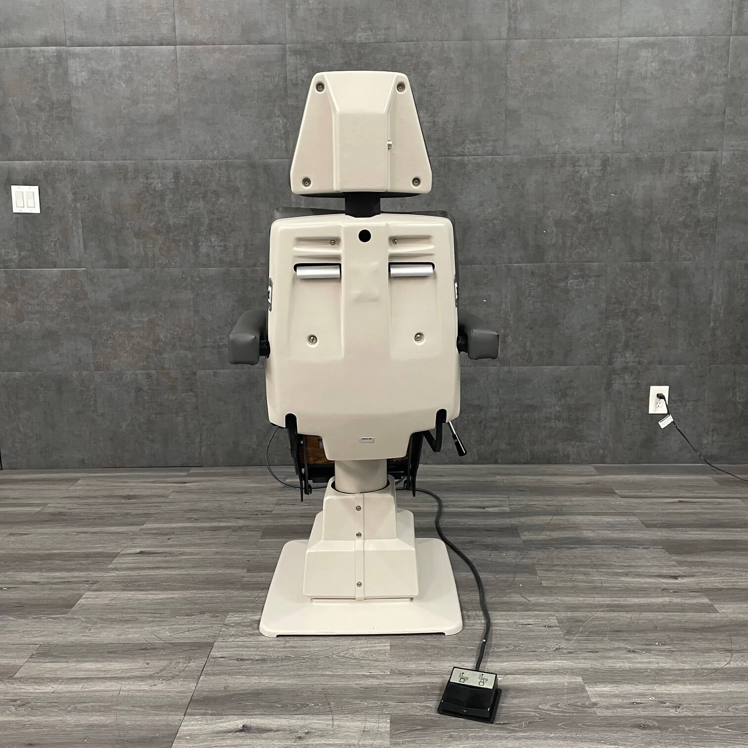Used Reliance Chair in Los Angeles