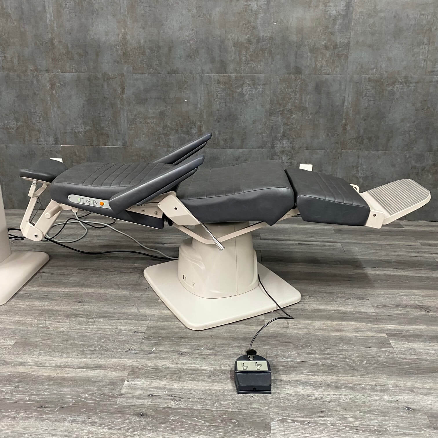 Reliance 6200 Exam Chair 