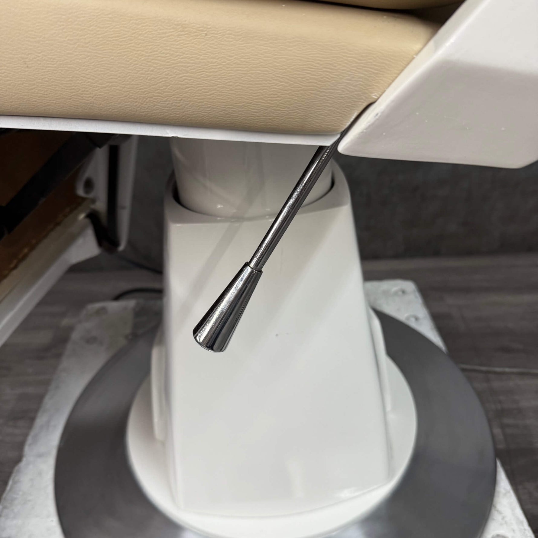 Reliance 980 Chair with Pillow Headrest