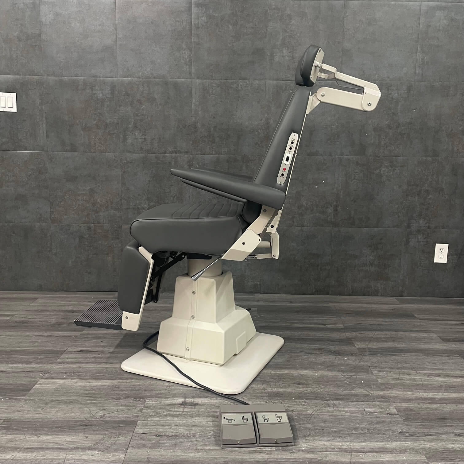 Refurbished Reliance Toggle Switch Chair price