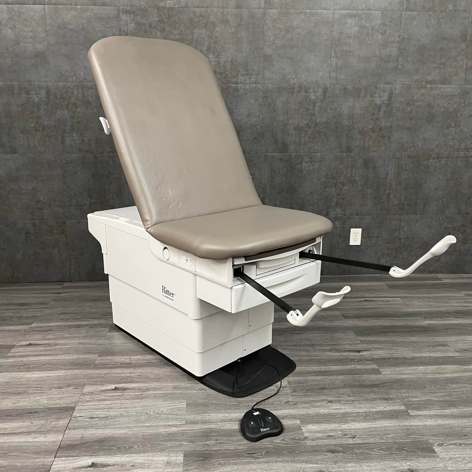 Ritter 224 semi power exam table