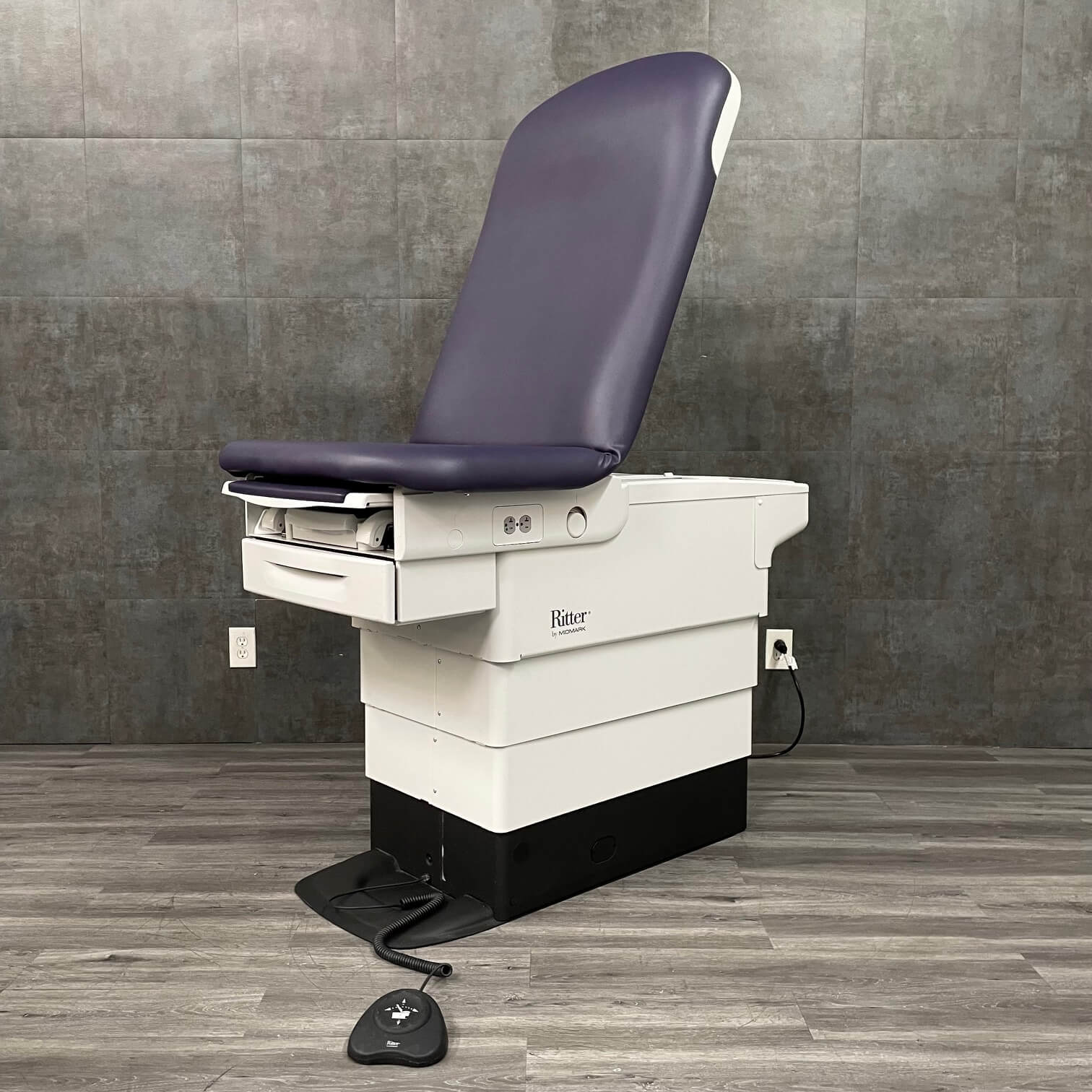 Ritter 225 Power Exam Table
