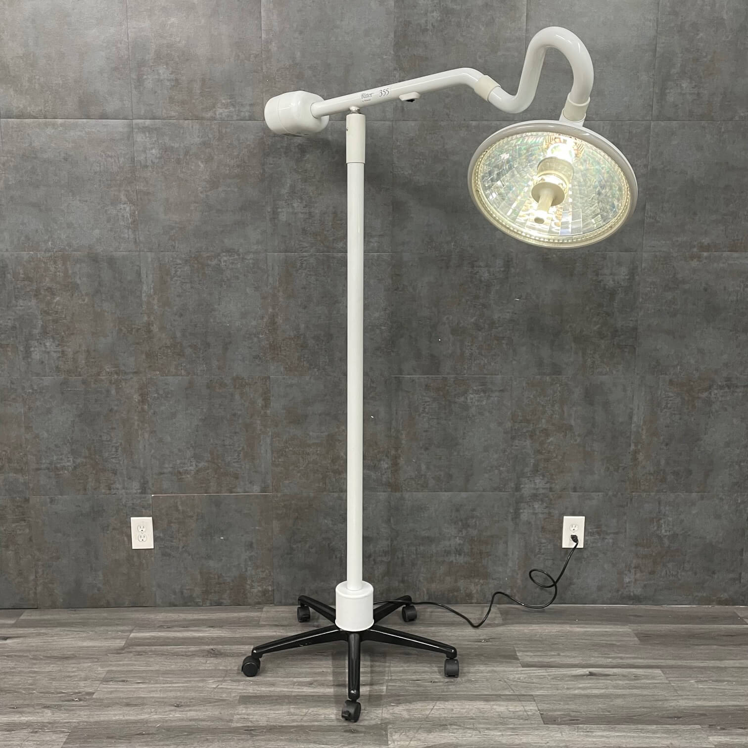 Ritter 355 Surgical Light with Mobile Base