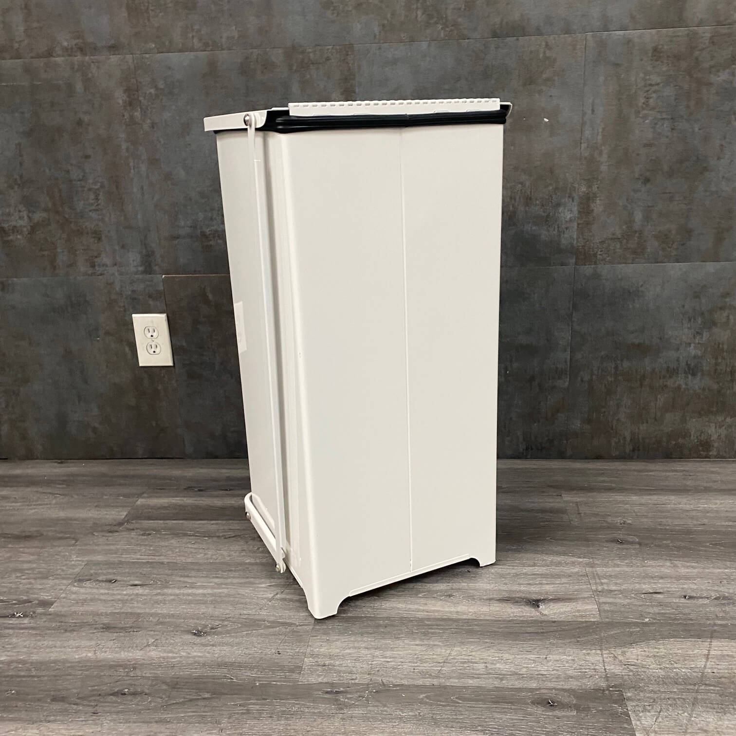 Rubbermaid Defender Biohazard  waste Can