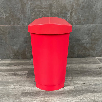 Rubbermaid Streamline Resin end Step On Trash can