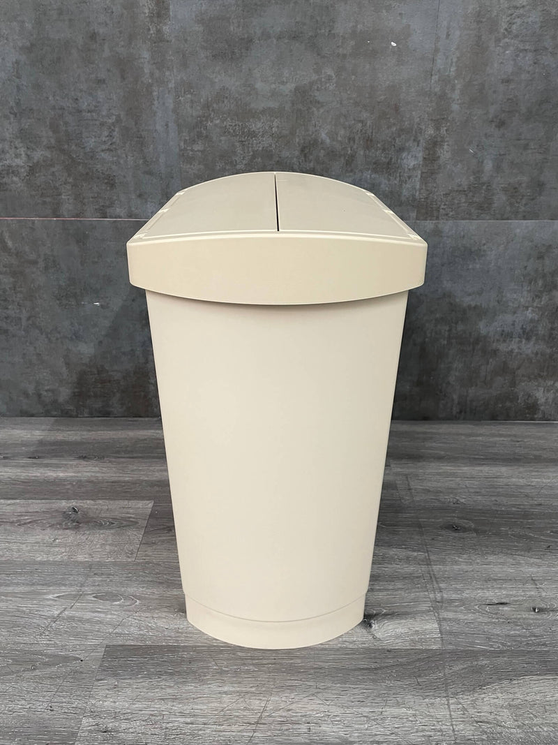 Rubbermaid Trash Can