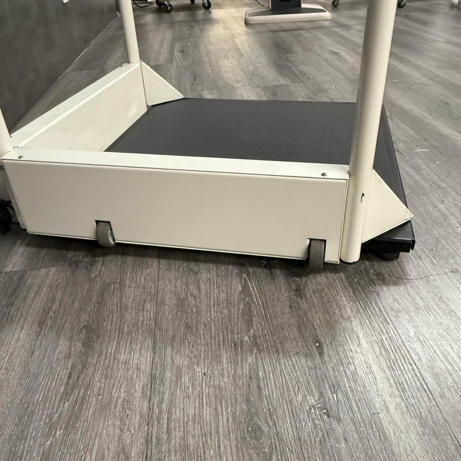 Seca 644 EMR-Validated Platform Scale with Handrail near me in Gardena California