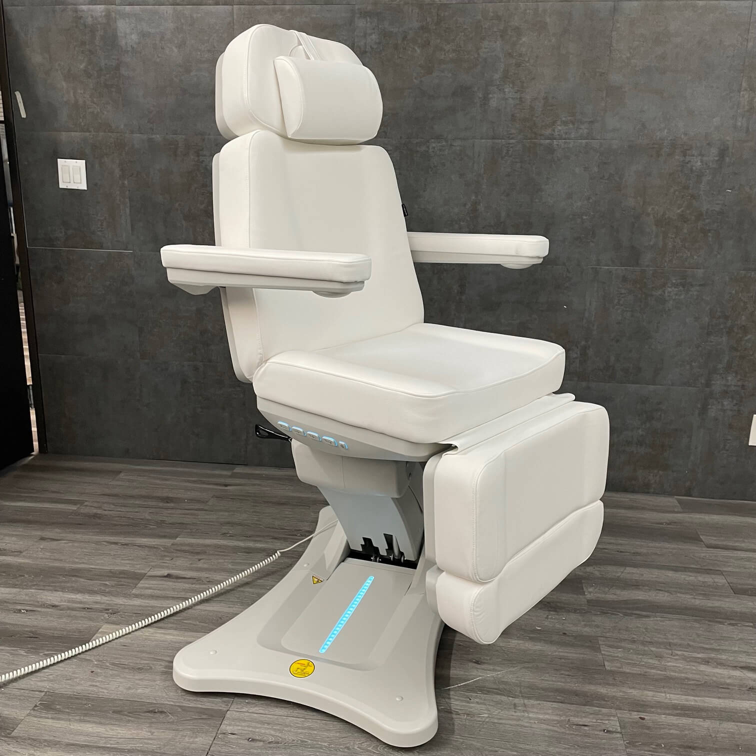 Silver Fox BN Chair - White