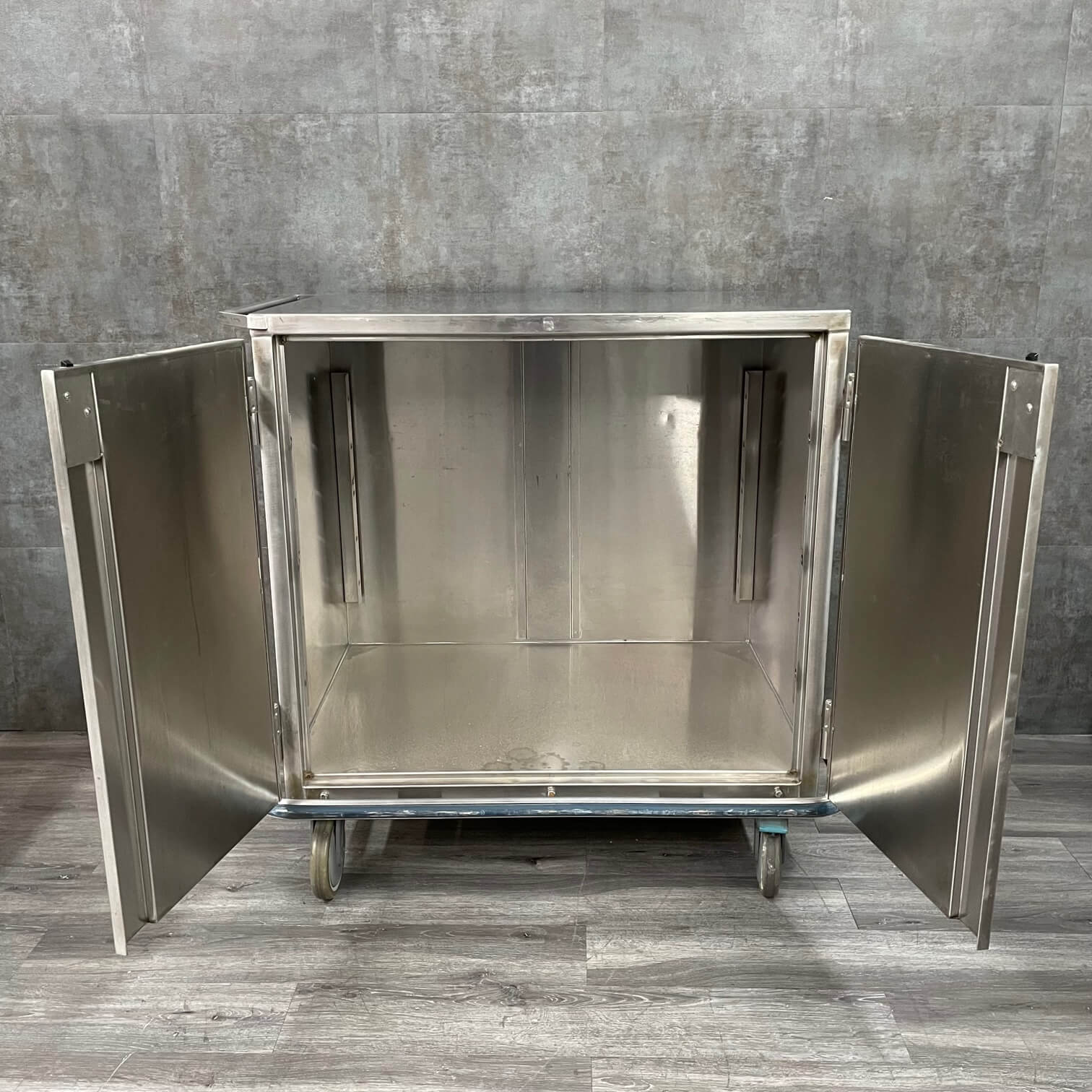Mobile Stainless Steel Medical Cabinet