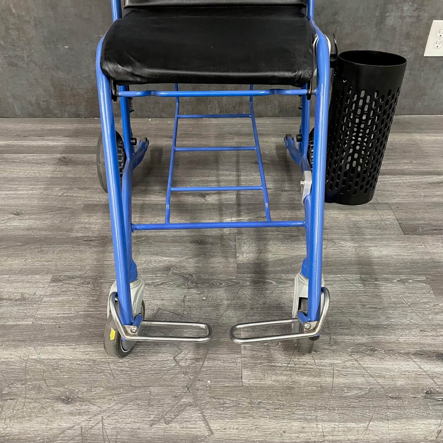 Staxi Trabsport Chair price