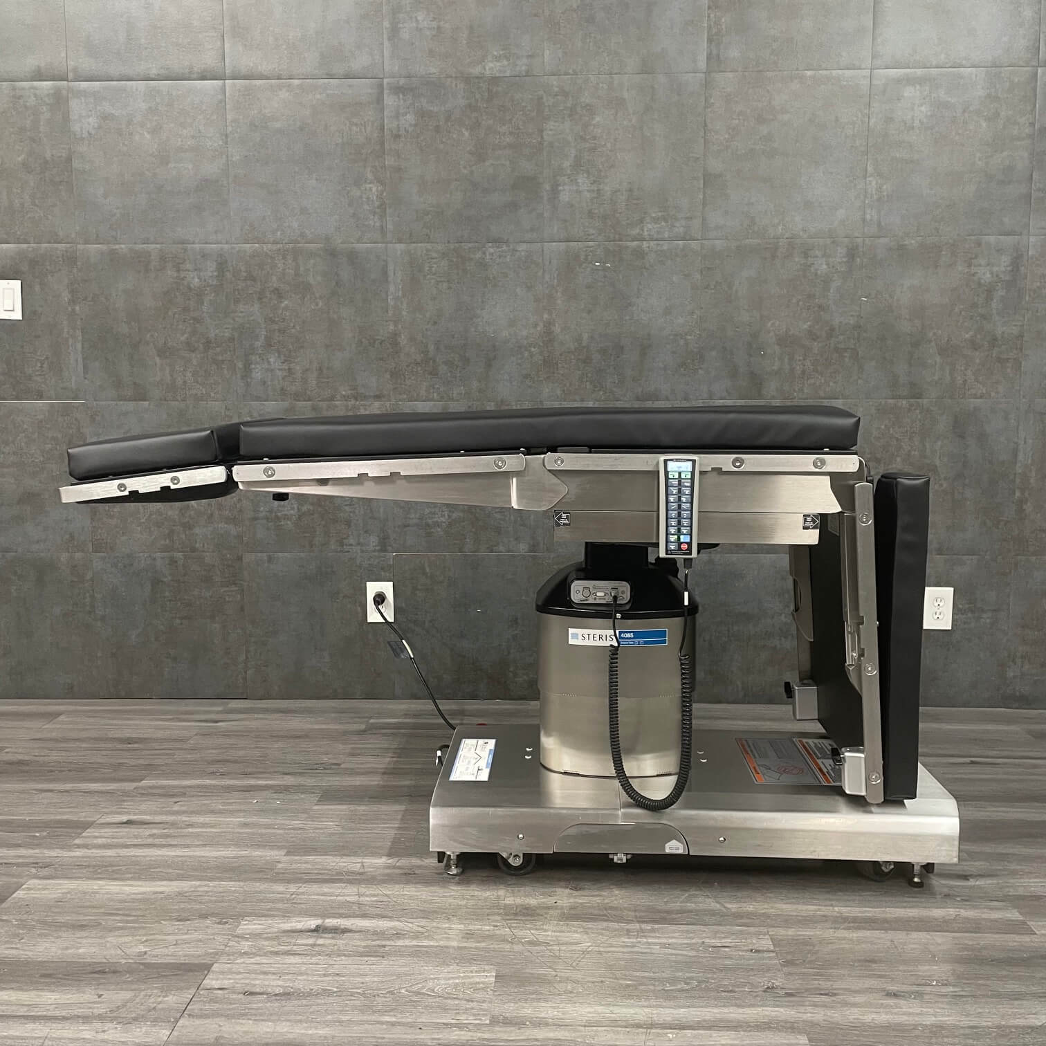 Steris4085 Surgery Room Table with flexible positioning 