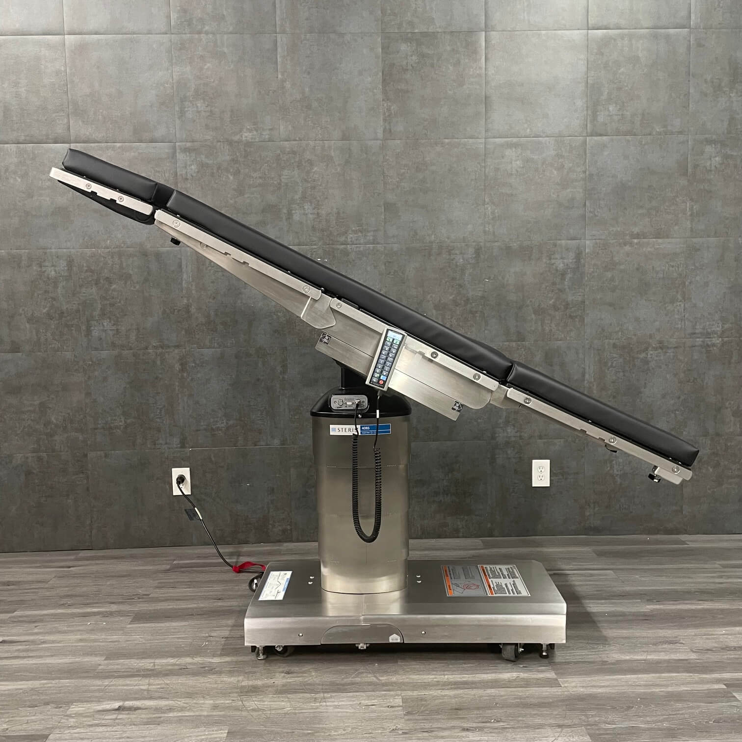 Hospital operating table adjustable positioning Steris 4085