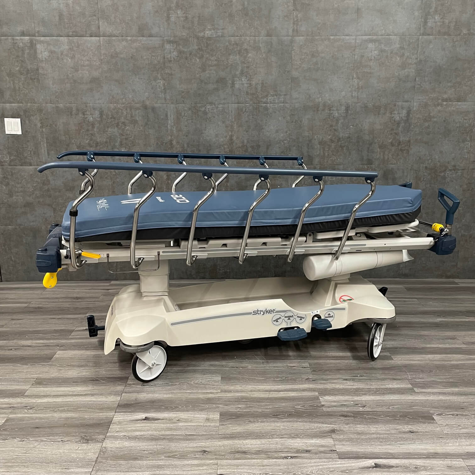 Stryker 1005,Stryker gurney,stryker stretcher, Angelus Medical and