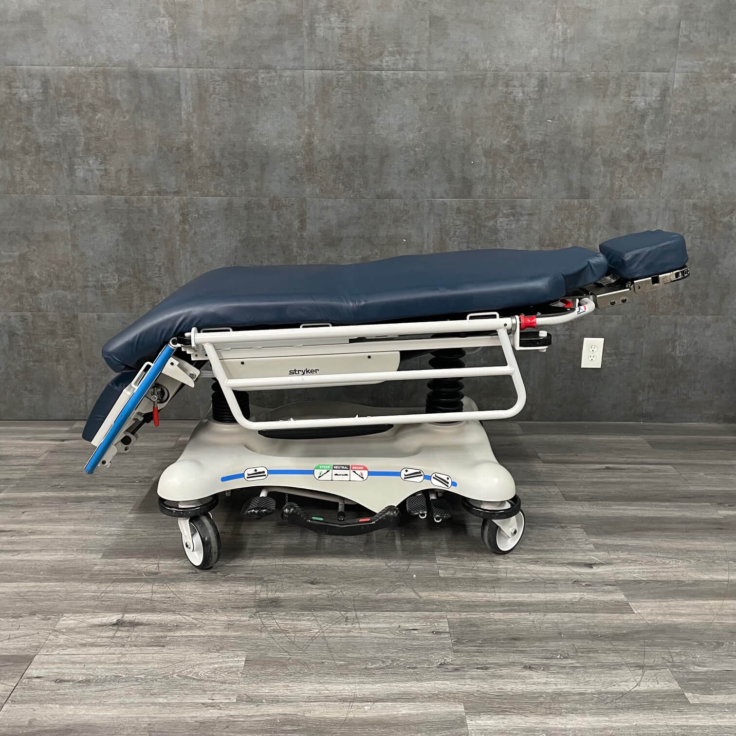Stryker 5051 Eye Stretcher Chair

