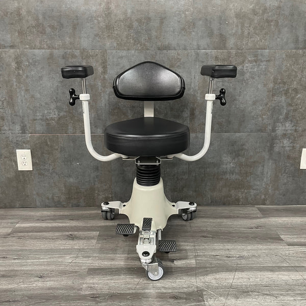 Stryker 830 Surgistool w Armrests
