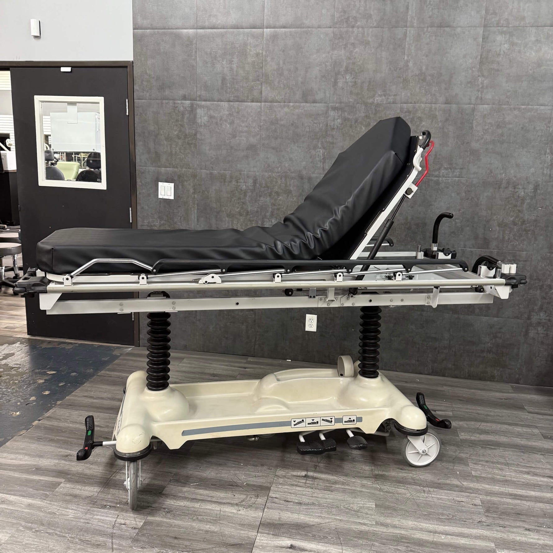 Stryker 1020 Trauma Stretcher