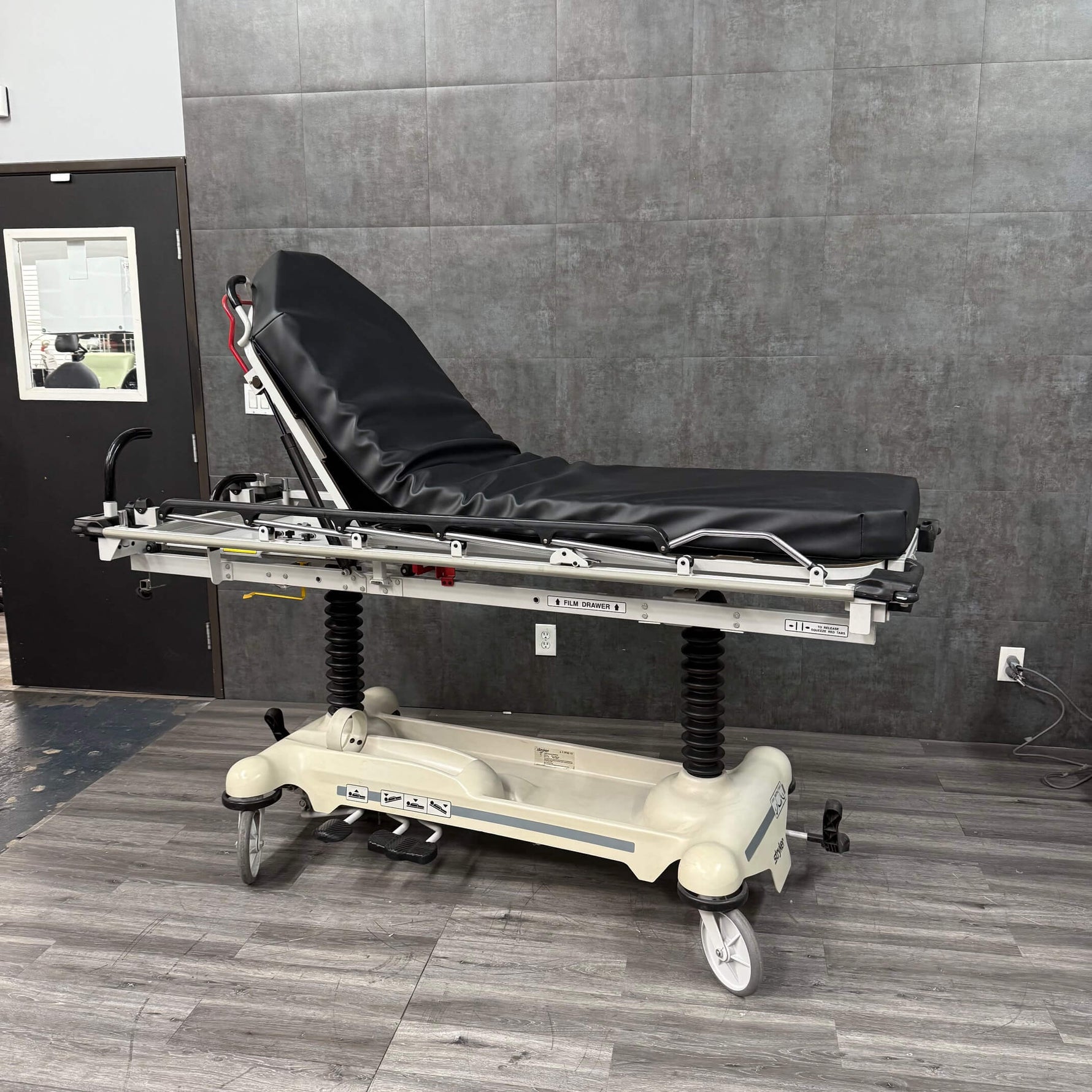 Stryker 1020 Trauma Stretcher