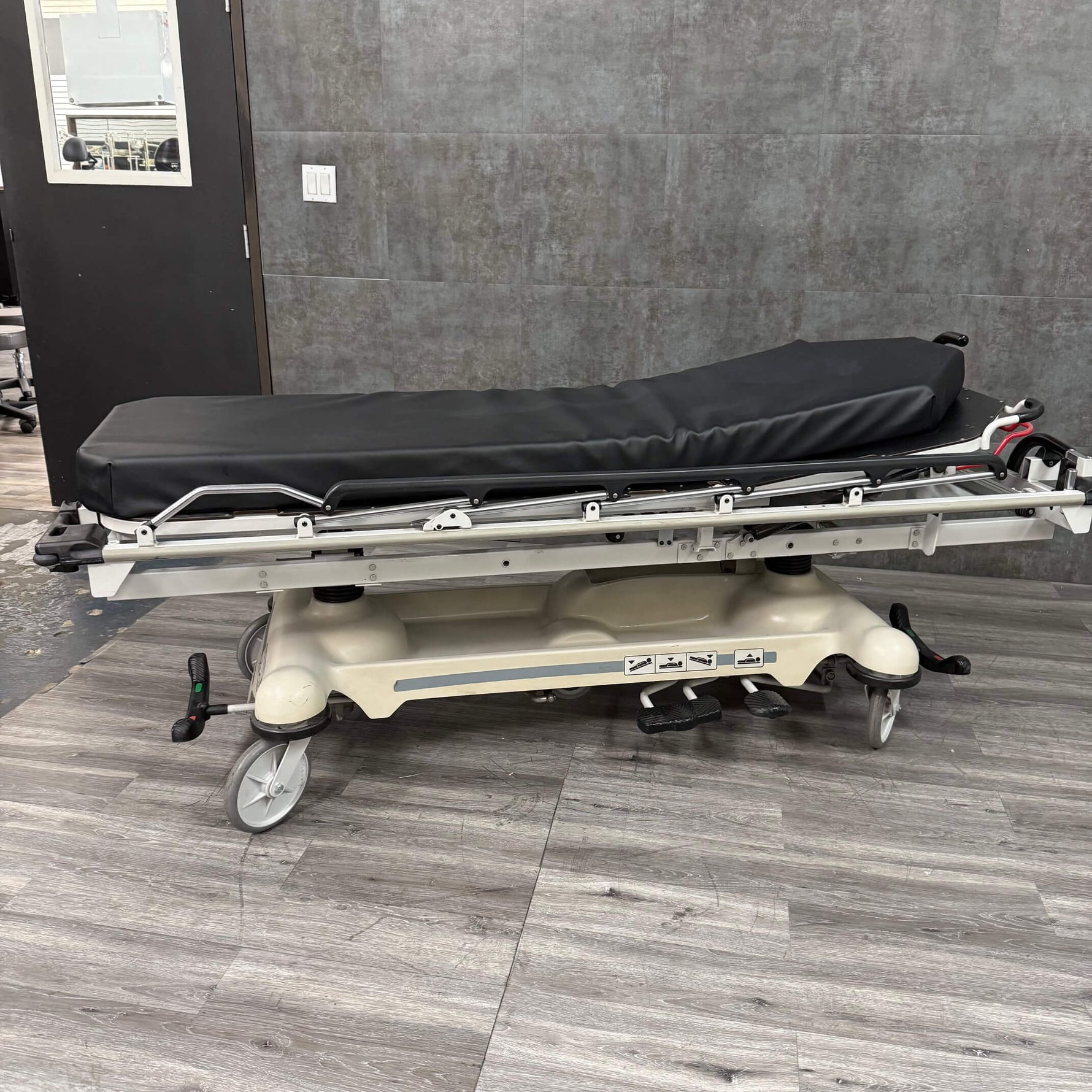 Stryker 1020 Trauma Stretcher