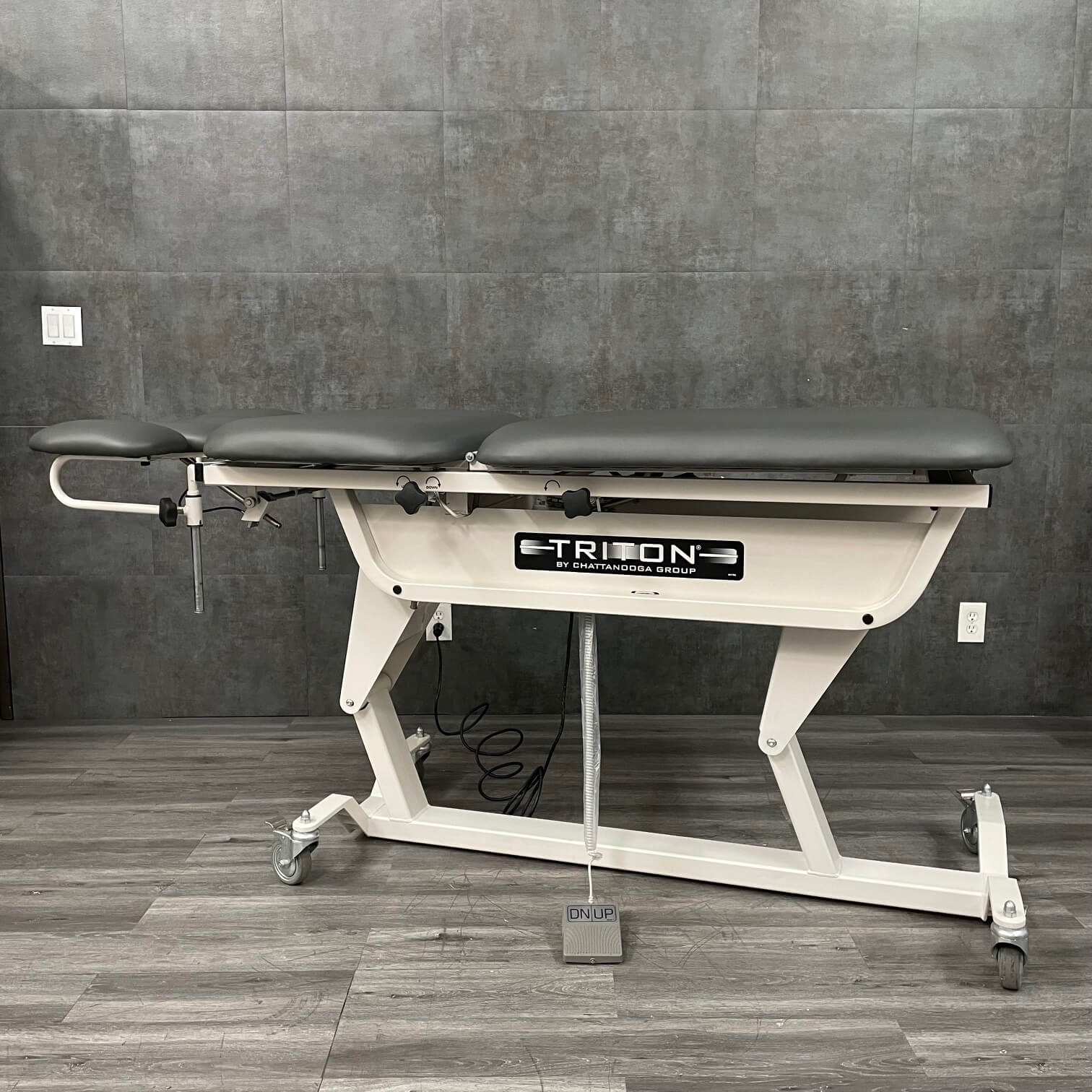 Chattanooga Treatment table near me in Los Angeles - TRT500