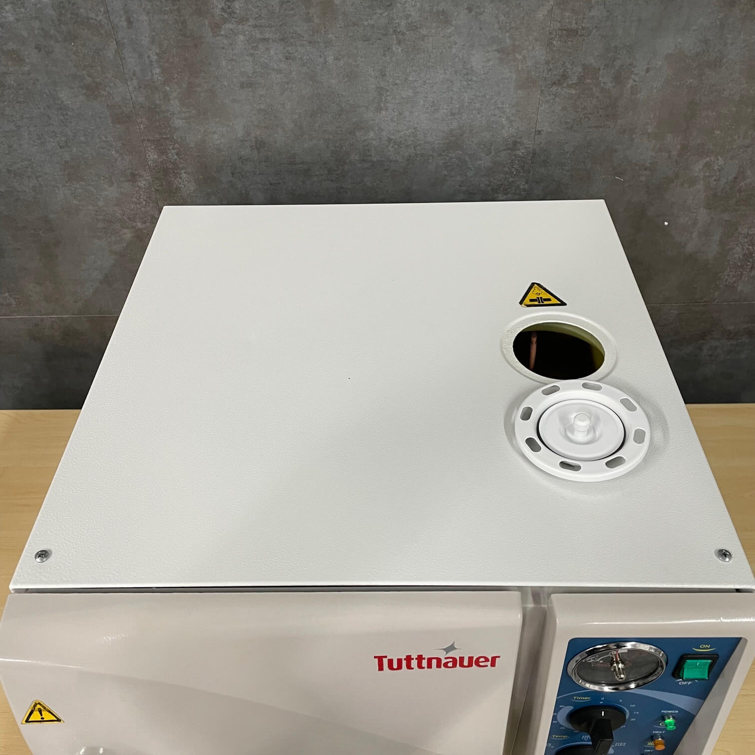 Tuttnauer 2540M Autoclave