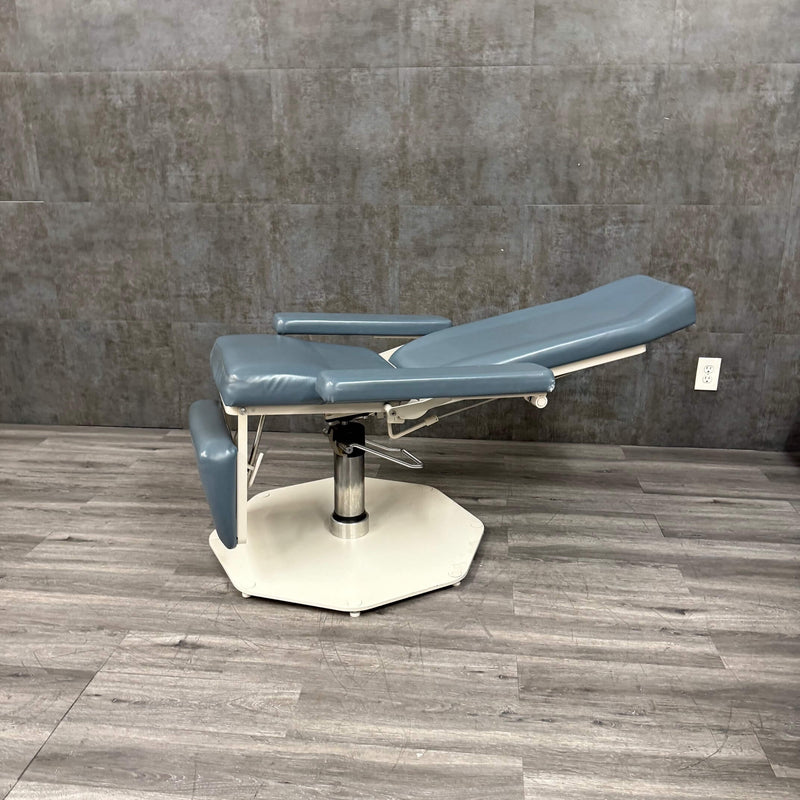 UMF 8675 Blood Drawing Chair