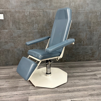 UMF 8675 Blood Drawing Chair