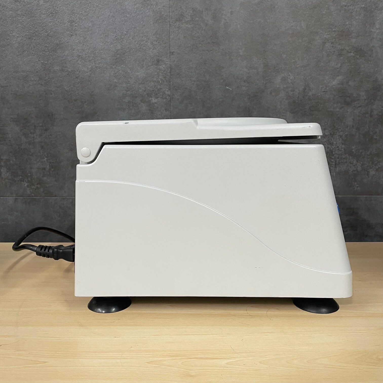 Unico C856 Centrifuge showing from the side - Angelus Medical