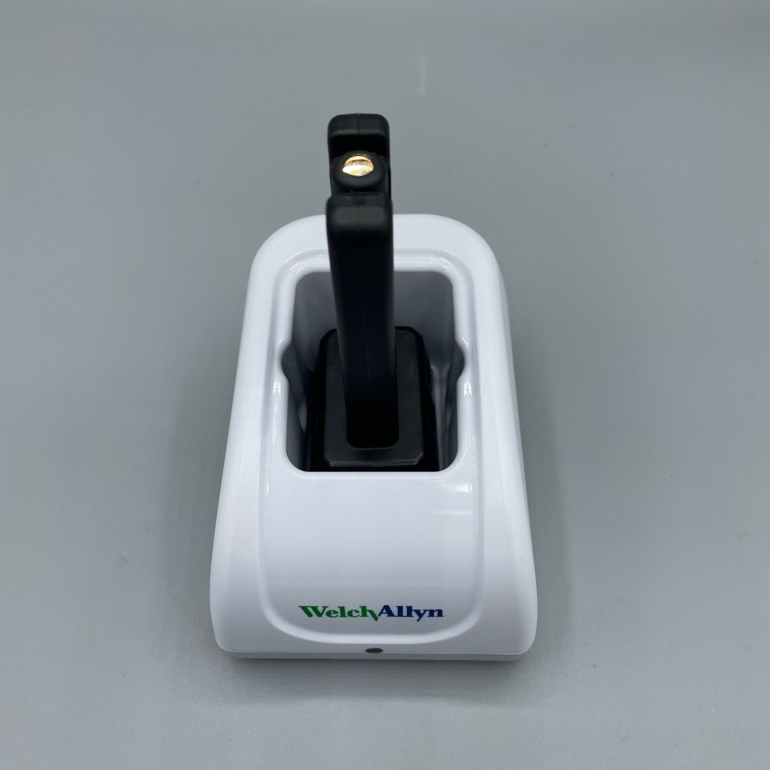 Welch Allyn 80010 Illuminator and charger