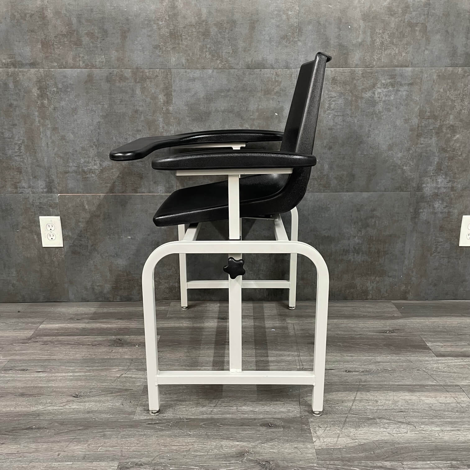  Used Adjustable Winco Phlebotomy Chair for sale near me