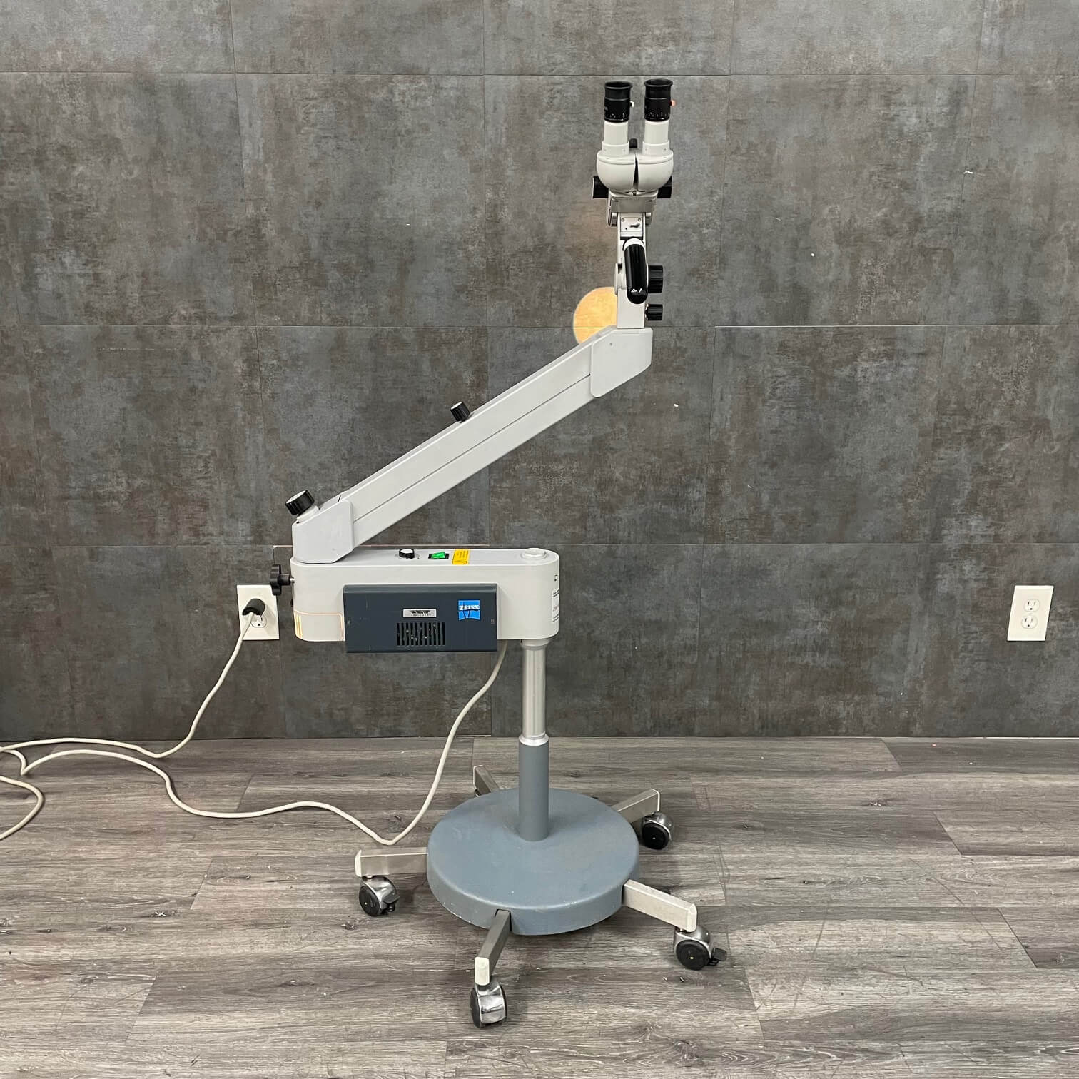 Zeiss 150 FC Colposcope