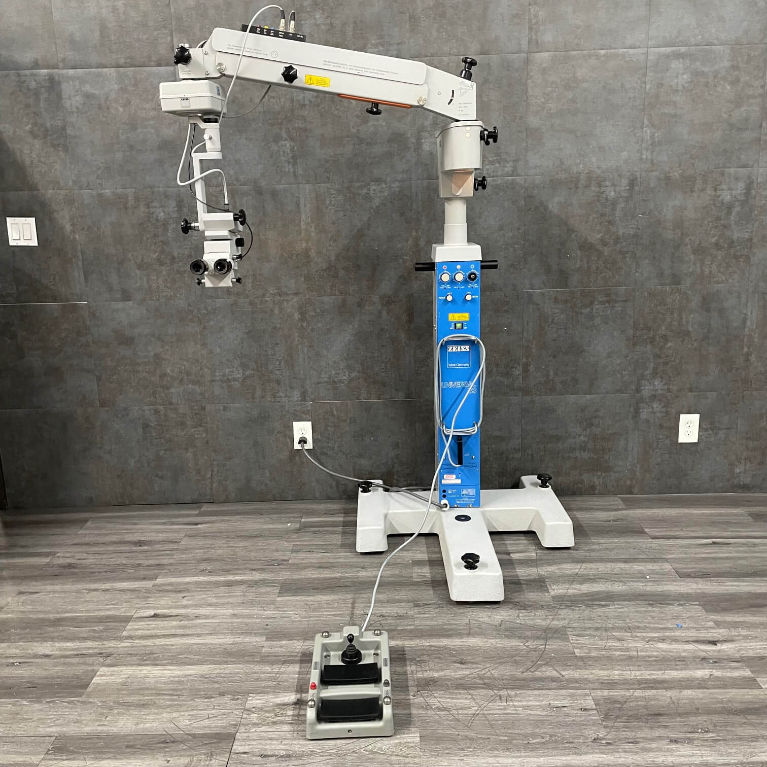 Zeiss surgical microscope Los Angeles