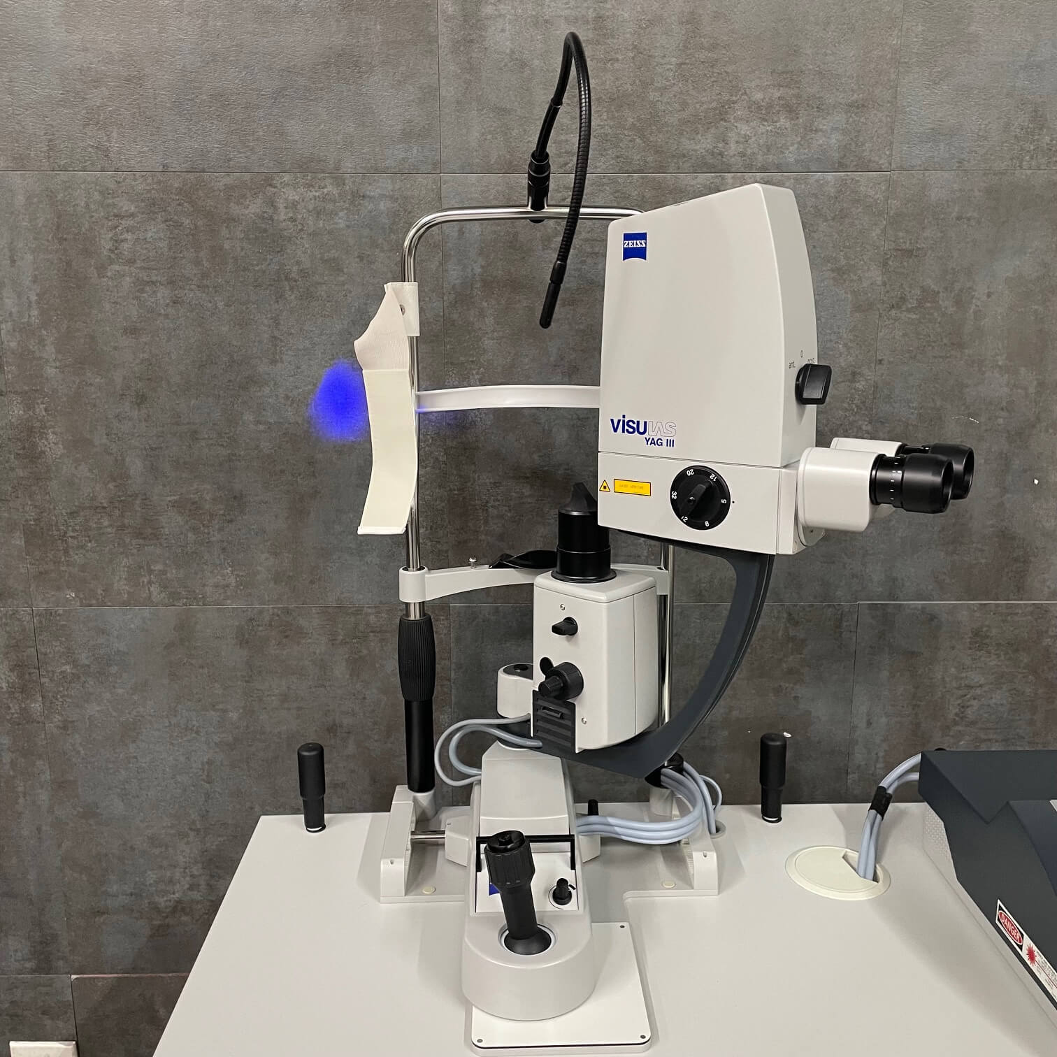 Zeiss VisuLAS YAG III Laser workstation